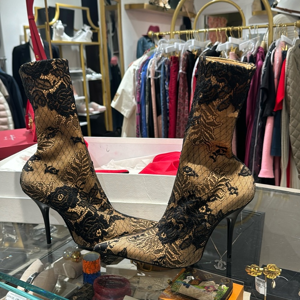 Balenciaga lace sock boots size 37